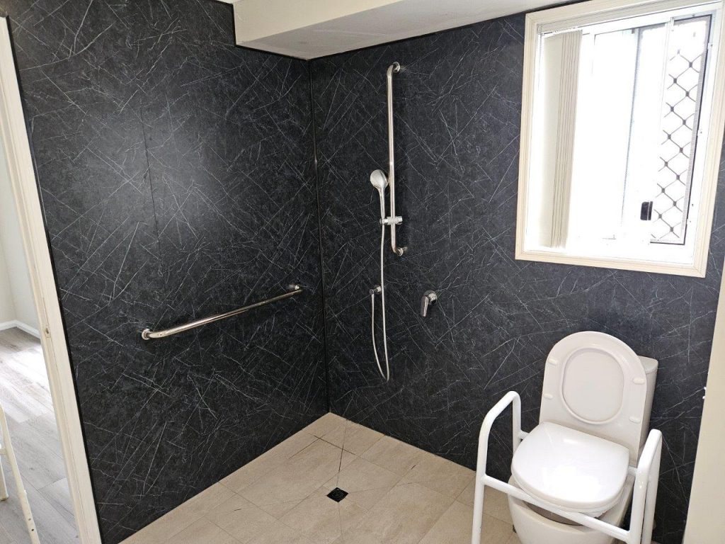 Room 1 Open plan bathroom